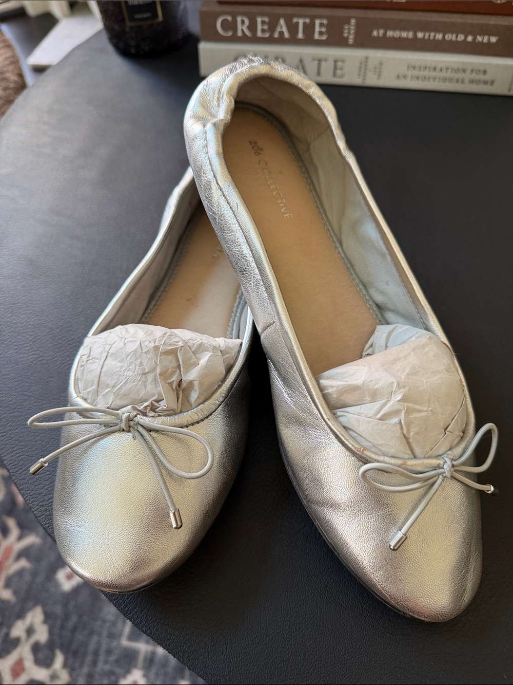 Amazon Essentials Metallic Silver Bow Ballet Flats